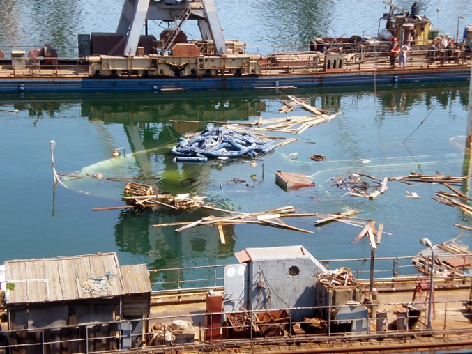 В Іллічівському порту затонув танкер