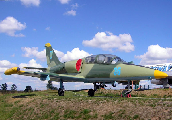 На постачання Збройних Сил України прийнято стаціонарний комплексний тренажер пілота літака Л39С