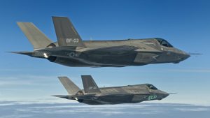 Перший серійний F-35C здійснив політ