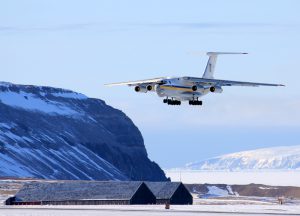 “Північний сокіл – 2014”: українські військові льотчики вже перевезли понад 189 тисяч літрів пального