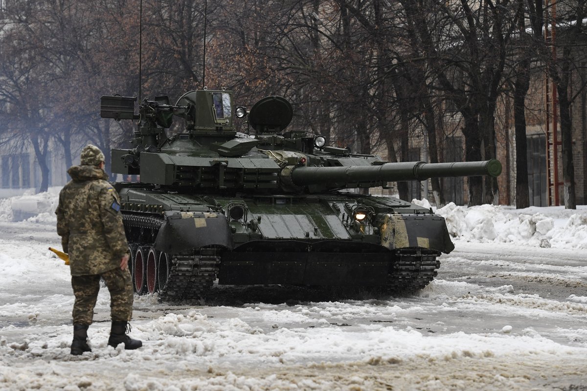 Єхануров прийняв на озброєння Оплот