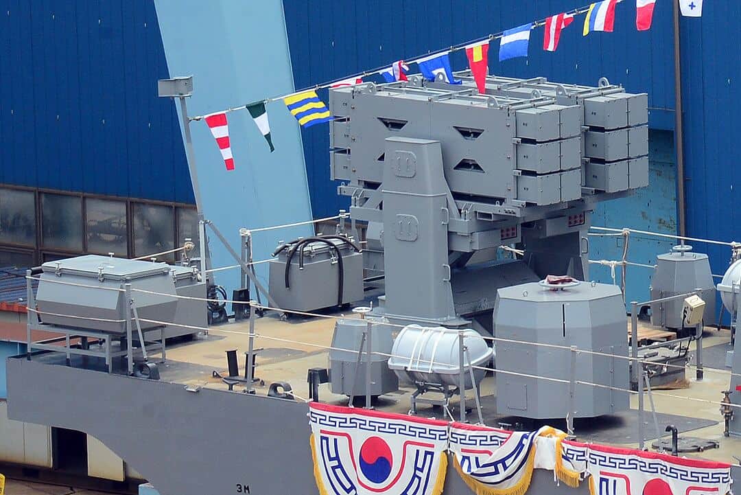 Пускова установка на PKMR-211 для 12 протикорабельний ракет калібром 130 мм