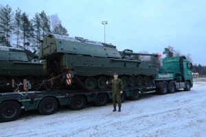 Литва не має передавати Україні гаубиці та системи ППО – командувач Збройних сил Литви