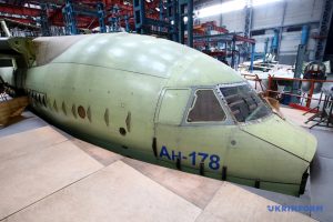 «Антонов» показав хід будівництва планера Ан-178 для Перу