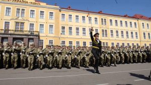 Курсантам військових вишів піднімуть грошове забезпечення