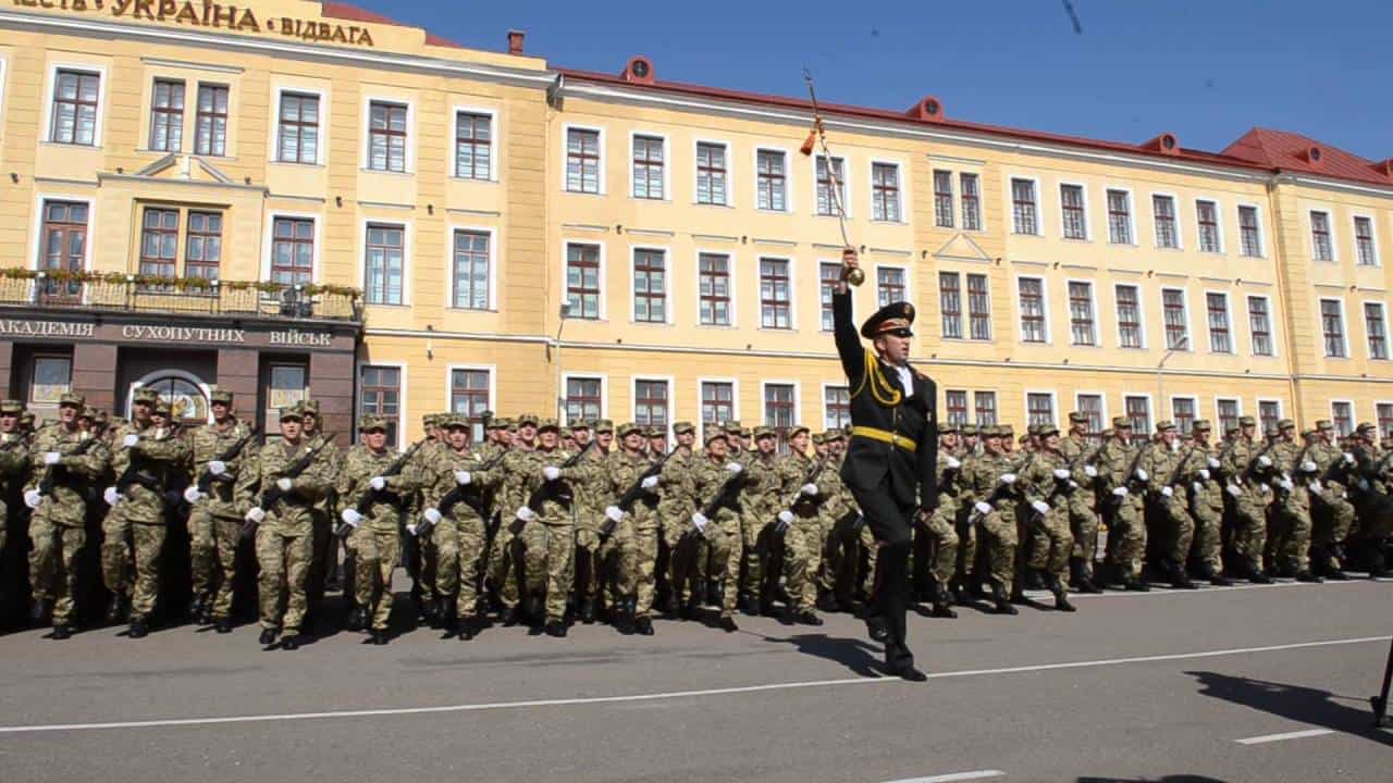 Курсантам військових вишів піднімуть грошове забезпечення