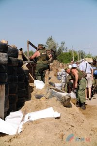 Станиця Луганська: демонтаж блокпосту бойовиків