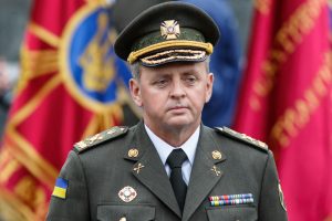 Зеленський звільнив Муженка з військової служби