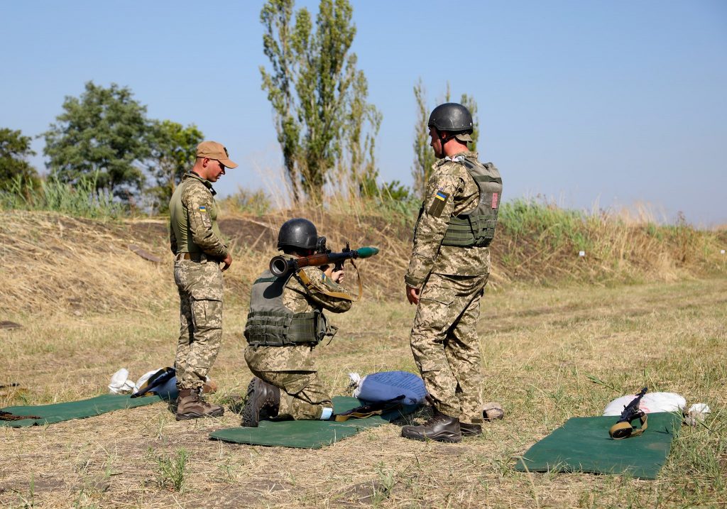 Стрільба з РПГ-7В за допомогою пристрою для навчальної стрільби ПУС-7