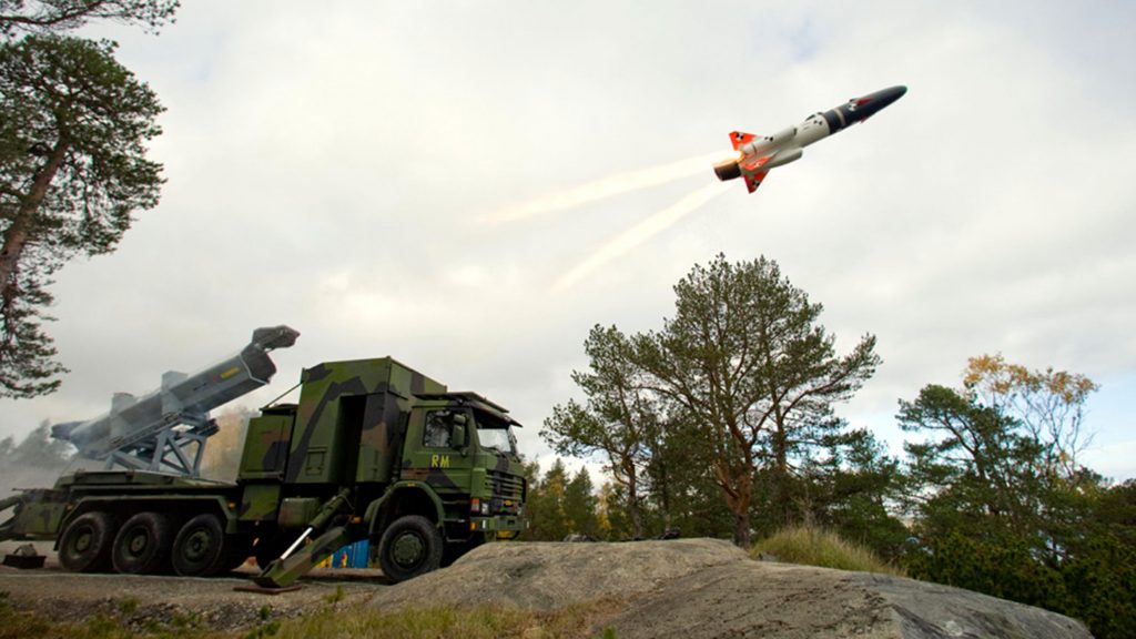 Запуск ракети RBS-15 з мобільної пускової на шасі Scania