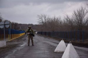 Почалось розведення військ у Золотому