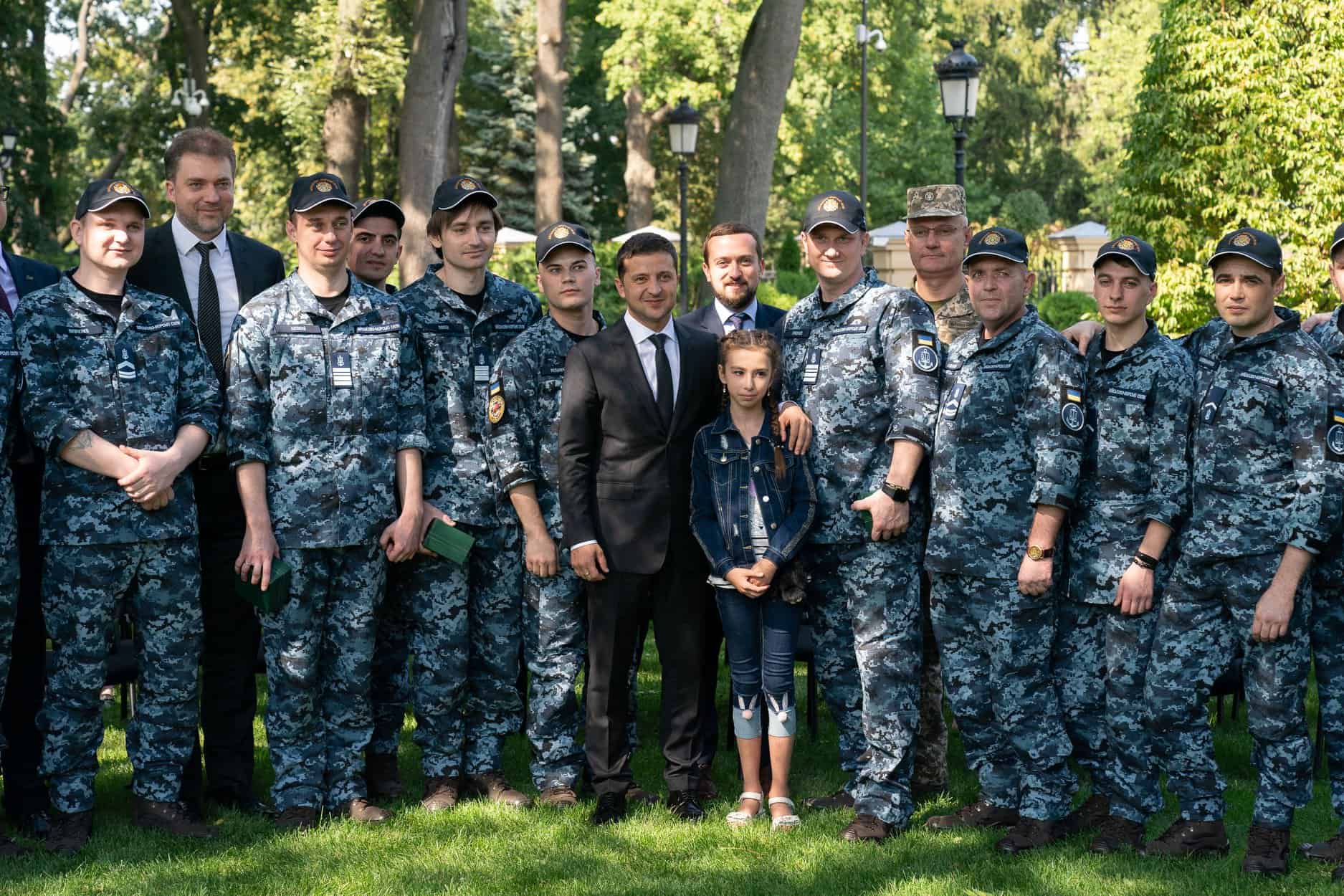 Звільненим з полону морякам купили квартири в Одесі