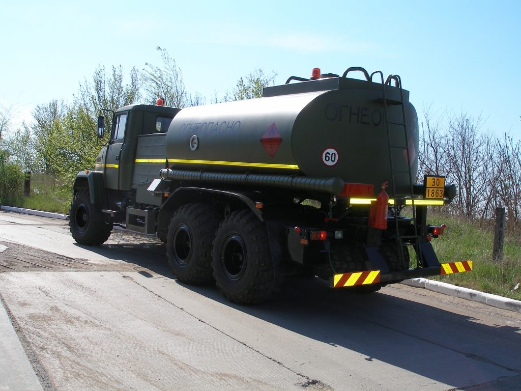 Аеродромний паливозаправник АПЗ-10-6322