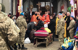 Україна в один день прощалася з двома полеглими бійцями