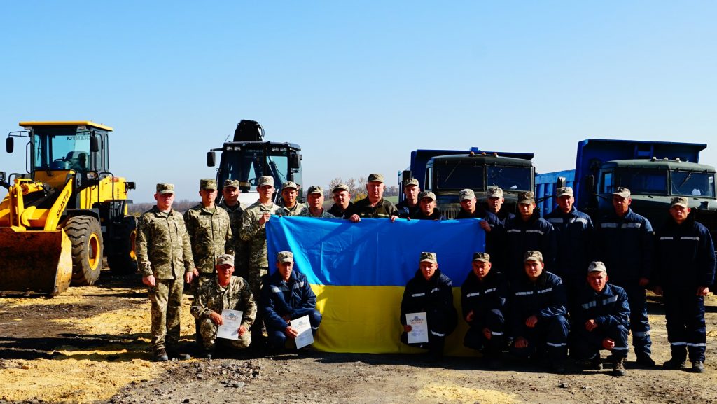 Підготовчі роботи з облаштування території перед зведенням модульного містечка