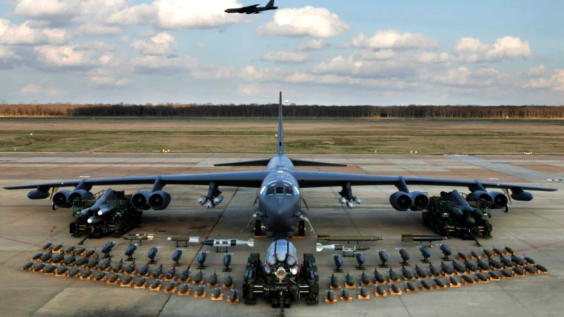 Американські B-52 літають над Мелітополем