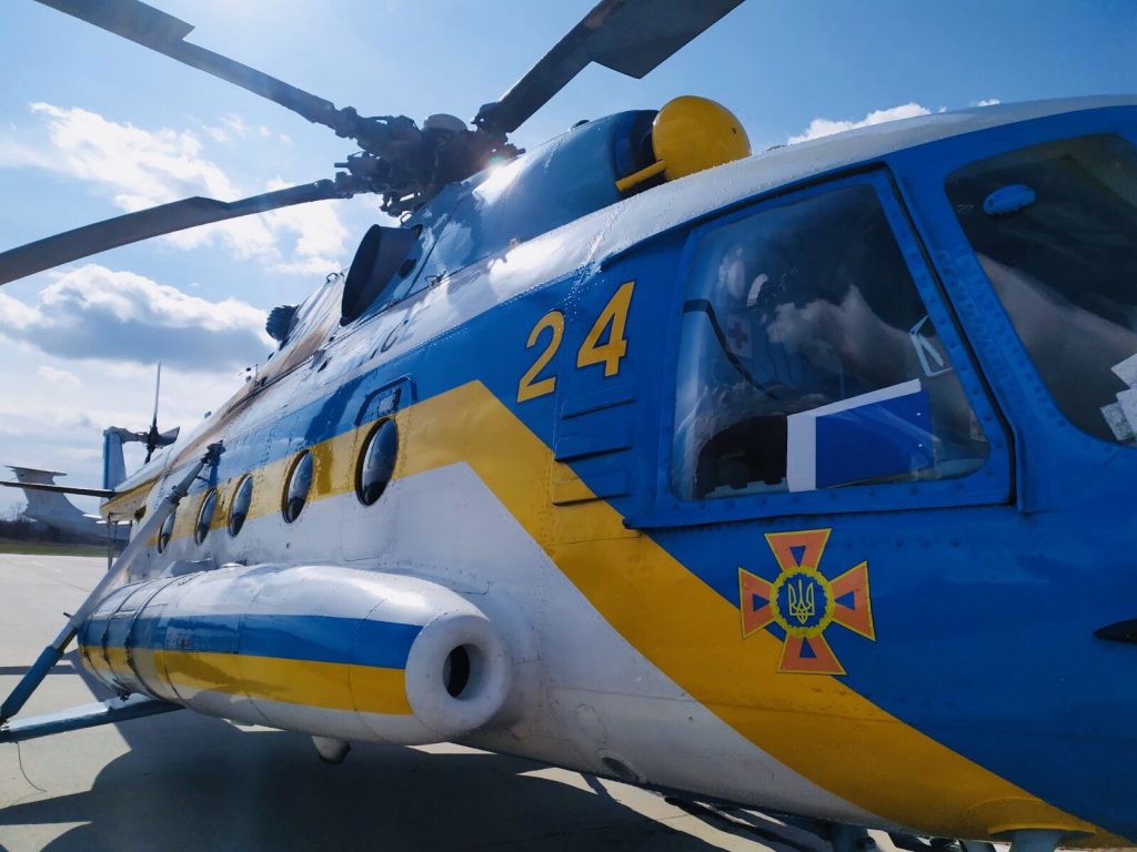 Пошуково-рятувальний гелікоптер Мі-8МТ ДСНС України 1