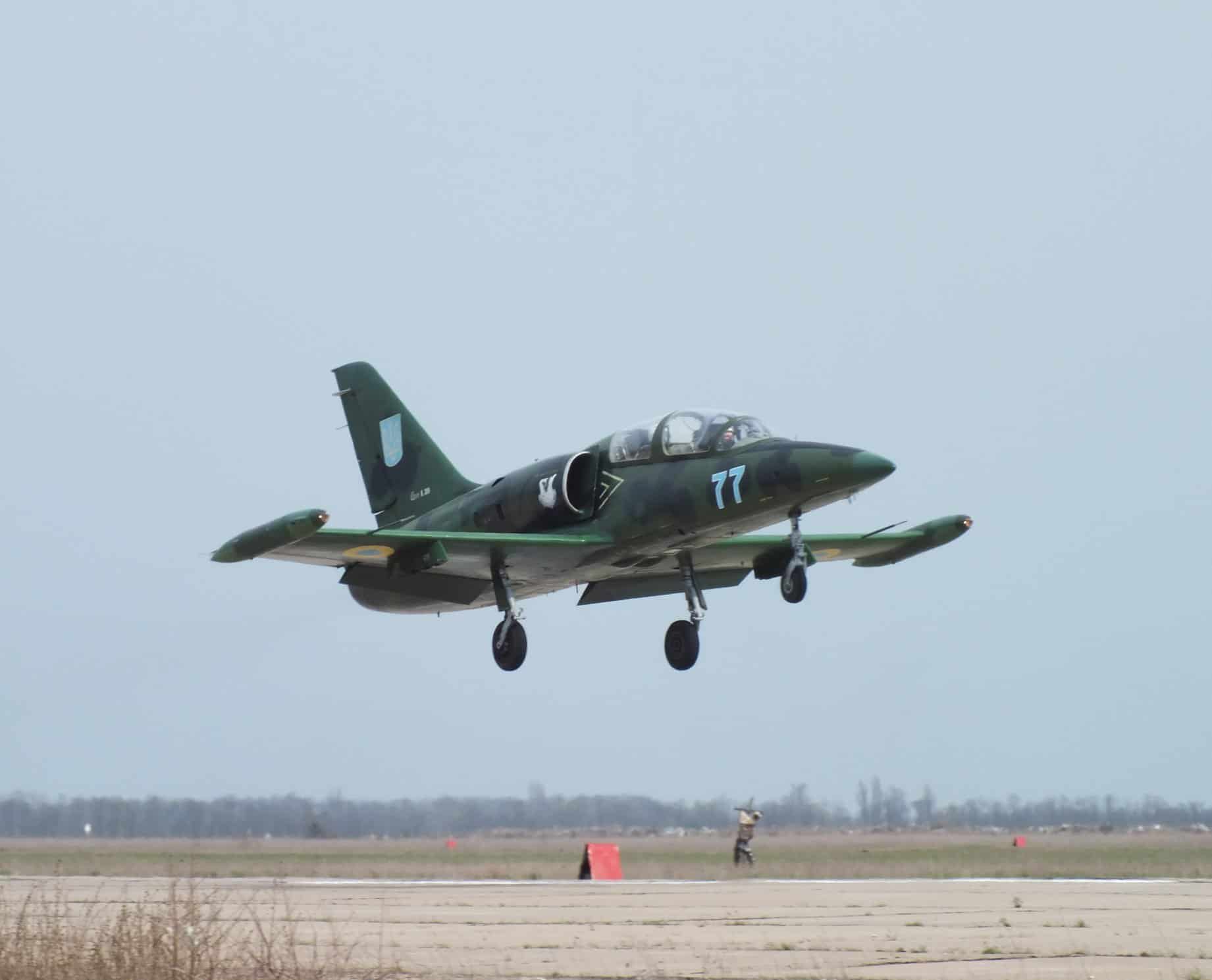 Повітряні сили відремонтують двигуни до L-39