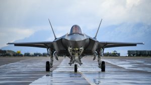 США створять на Алясці угруповання із 100 F-35 та F-22