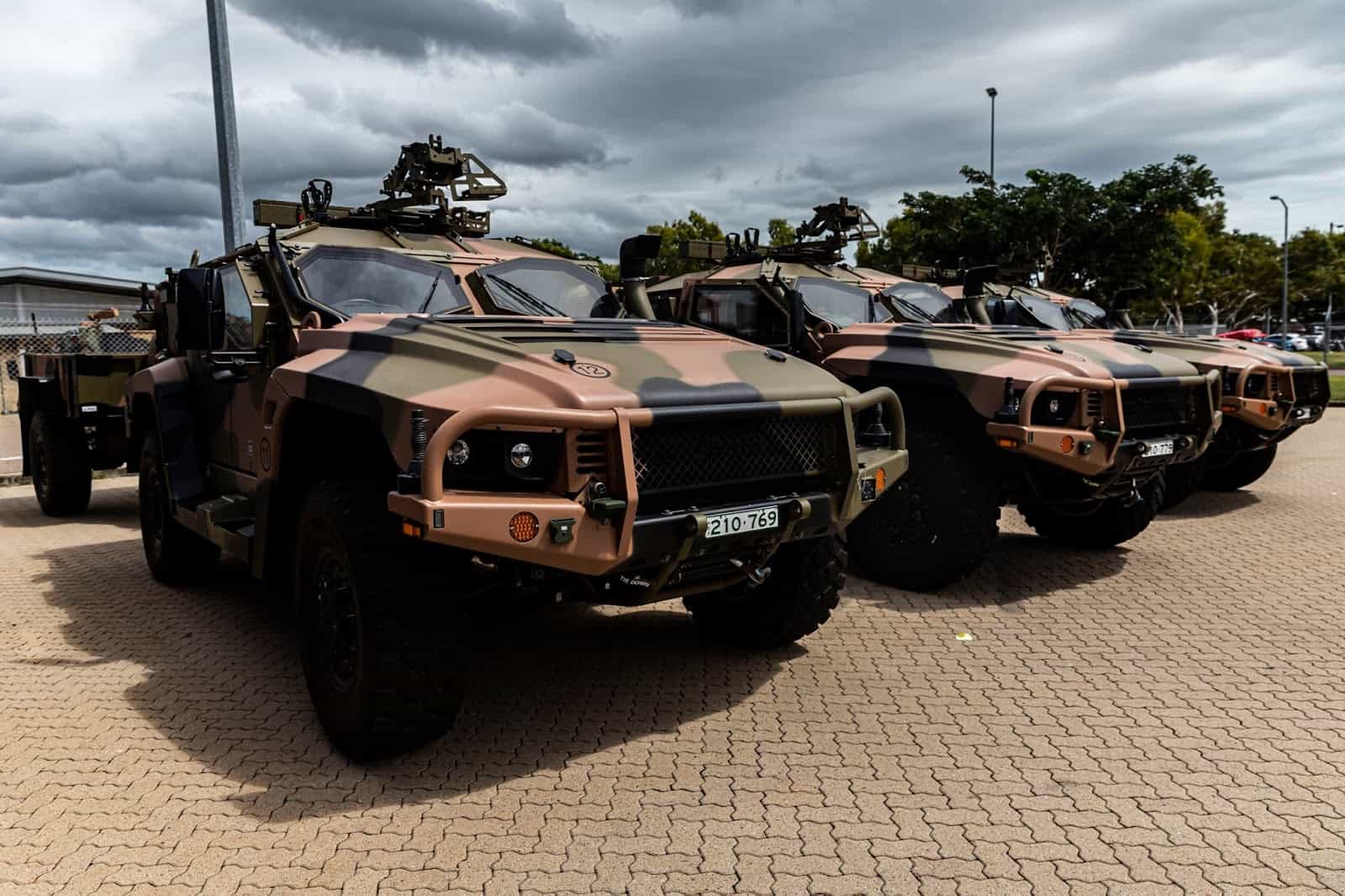 Резніков закликав Австралію надати Україні бронеавтомобілі Hawkei