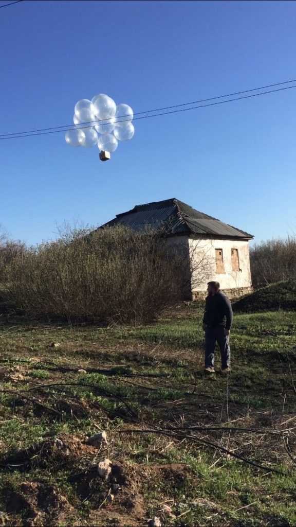 Відправка патріотичних листівок.