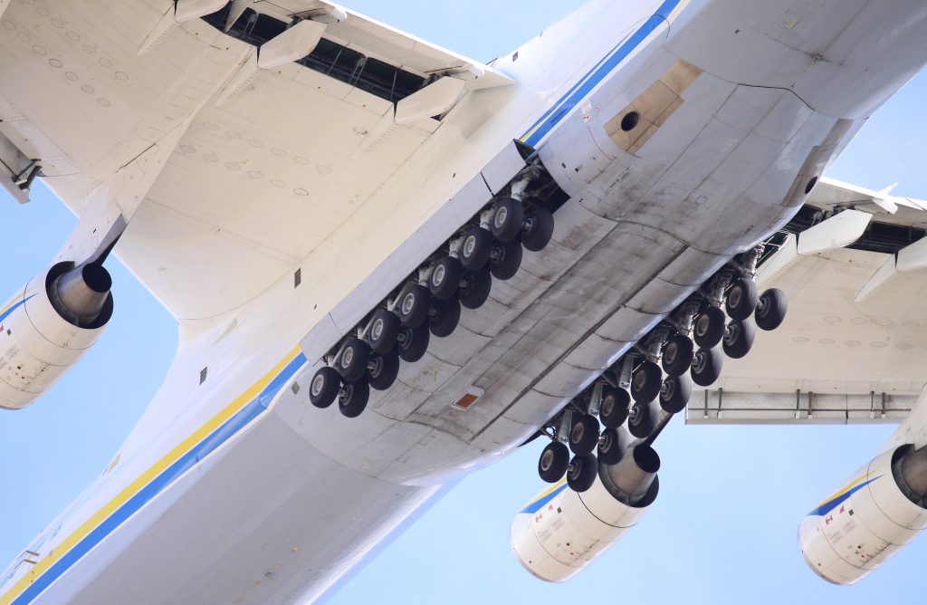 Літак Ан-225 "Мрія" привіз до Польщі засоби против COVID19. Фото: @ChopinAirport 14.04.2020