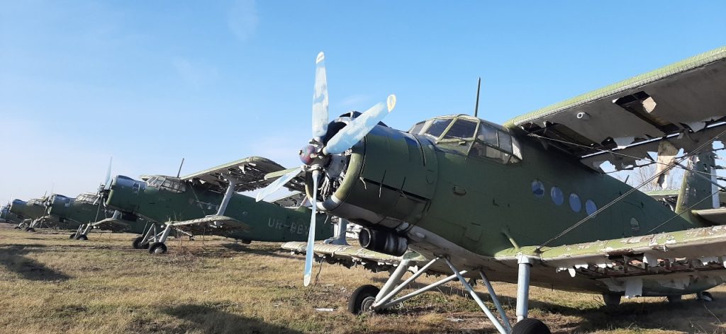 Літаки Ан-2Т у Широкому