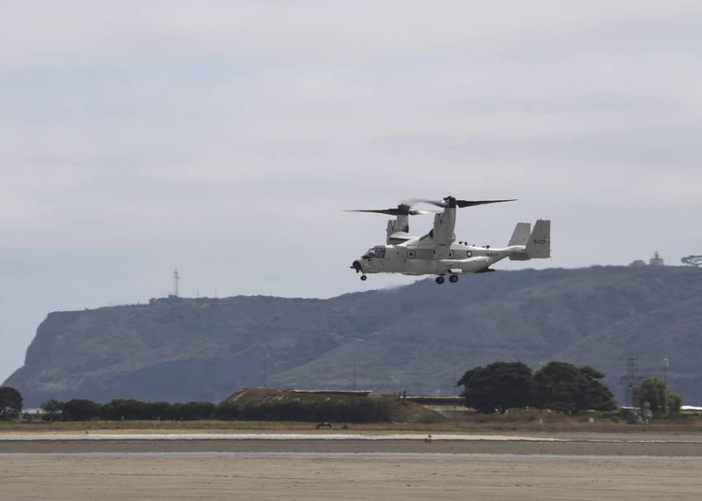 ВМФ США отримав перший конвертоплан CMV-22B