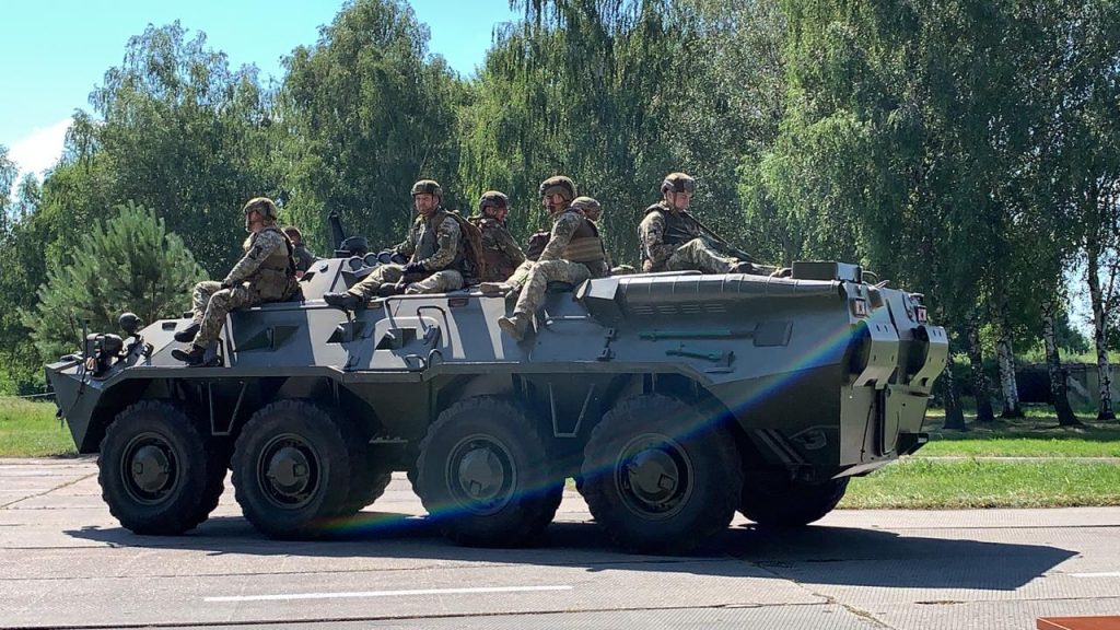 БТР-80 під час навчань з оборони. Фото: ПС ЗСУ