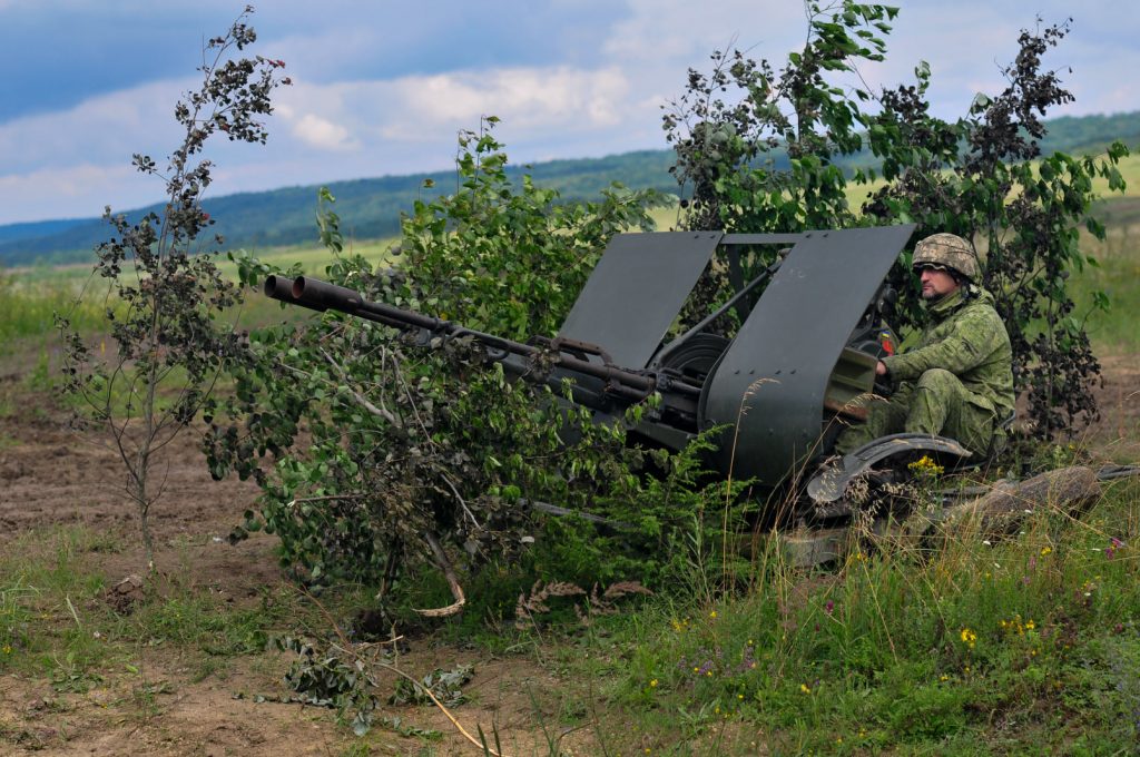 Зенітна установка під час маневрів. Фото: Генштаб ЗСУ