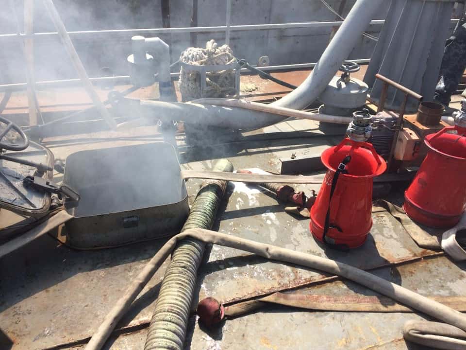 Пожежа на десантному кораблі. Фото від ДСНС