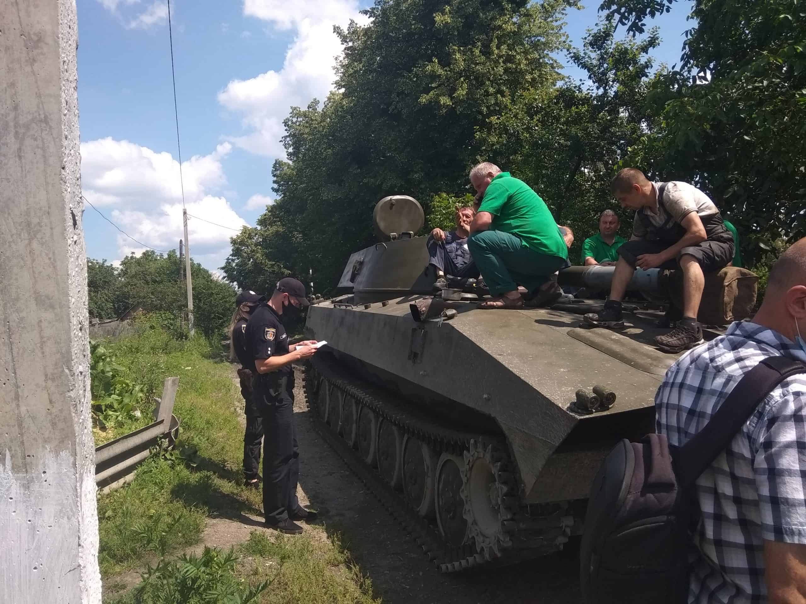 На випробування через місто: у Шепетівці проти проїзду техніки вулицями