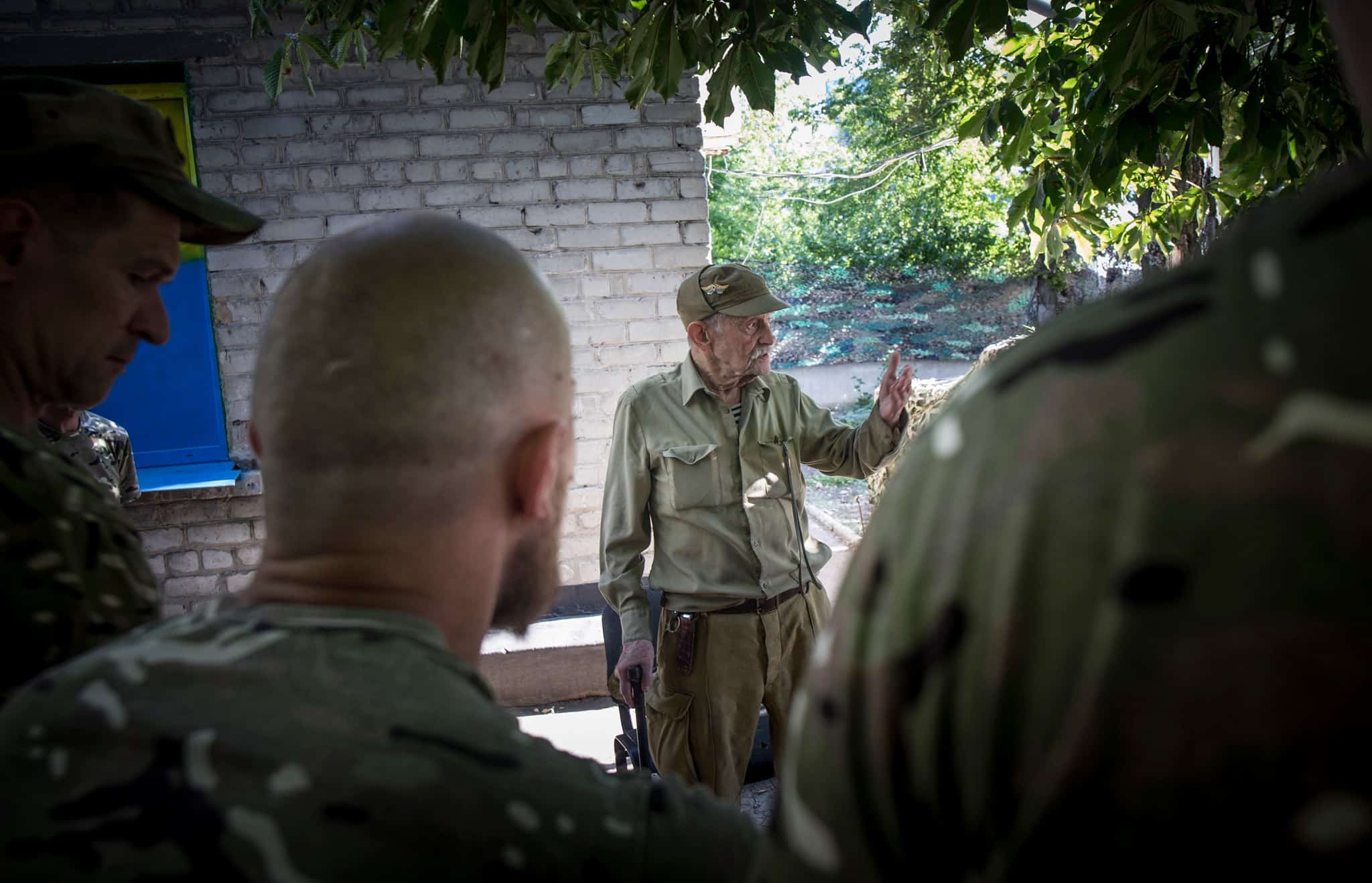 95-річний ветеран Другої Світової регулярно відвідує позиції ЗСУ