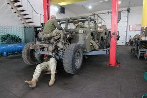 В Міноборони розповіли де ремонтують HMMWV