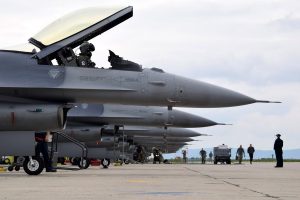 Командувач Повітряними Силами виступає за отримання F-16