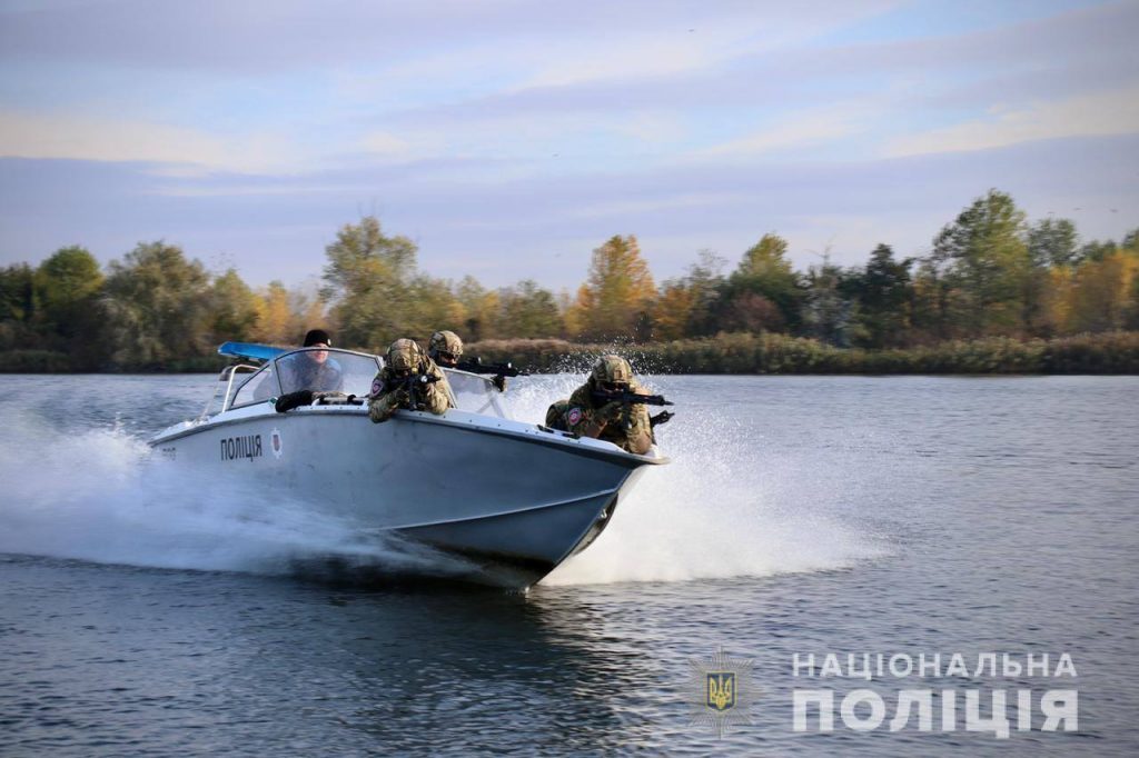 Спецпідрозділ КОРД та водна поліція на спільних навчаннях. Листопад 2020. Фото: МВС