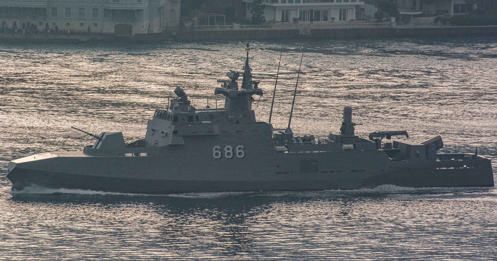 Ракетний катер M.FAHMY (686). Листопад 2020. Фото: Shipspotting Istanbul Strait