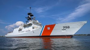 Найпотужніший корабель Берегової охорони США помітили біля танкера під російським прапором Bella 1