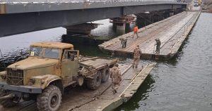 Міст відремонтовано: ЗСУ демонтують понтонну переправу