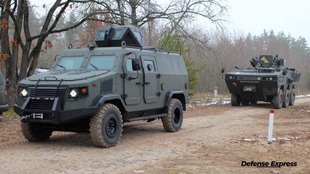 Універсальний броньований автомобіль "Козак-5" від приватної компанії "Практика". Грудень 2020. Фото: Defense Express