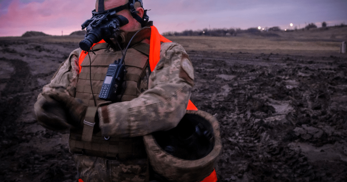 Морпіхи на Донеччині тренуються воювати вночі