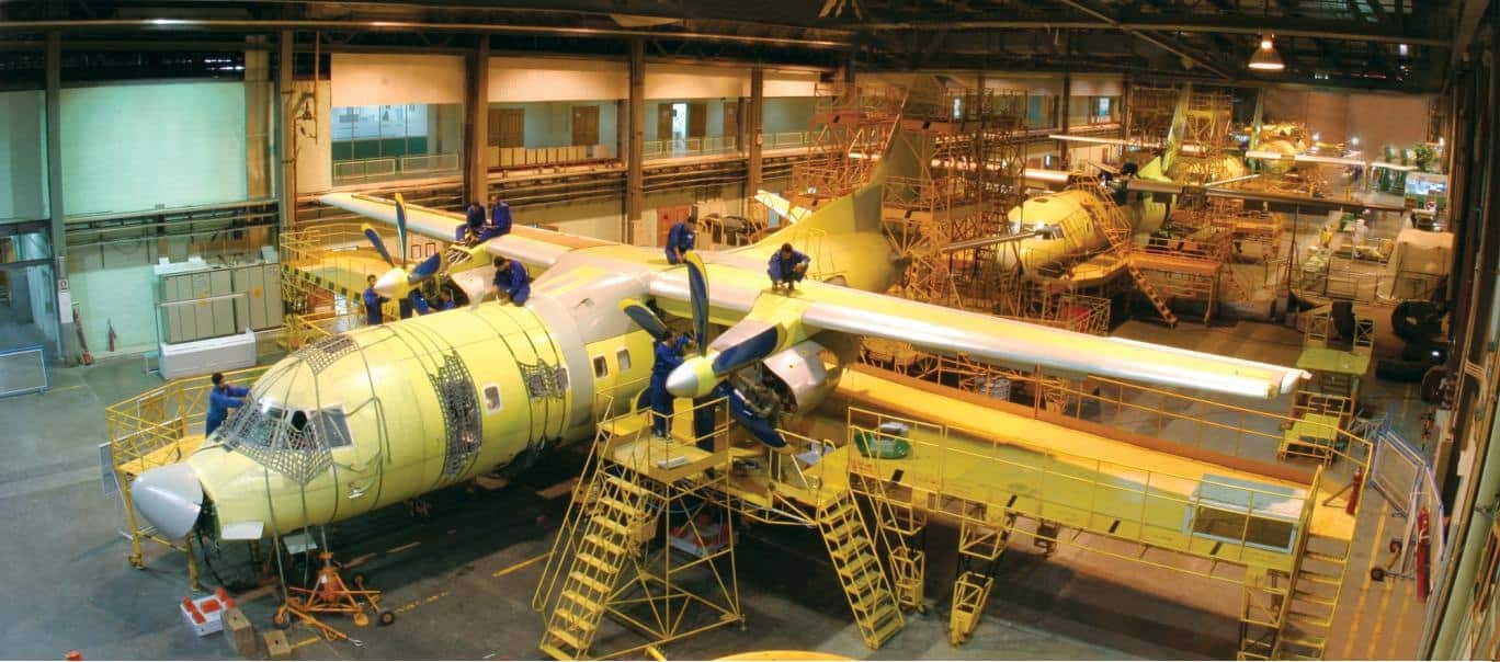 Іран планує перетворити пасажирські Ан-140 у транспортні літаки