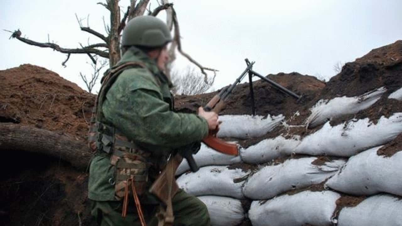 Бойовики будують укріплення в напрямку Кримського