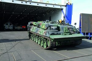 Німеччина передала Україні ще 5 БРЕМ Bergepanzer 2, мостові системи та зимове обладнання