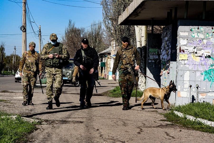 Поліція та військові на оперативно-профілактичному відпрацюванні Торецька