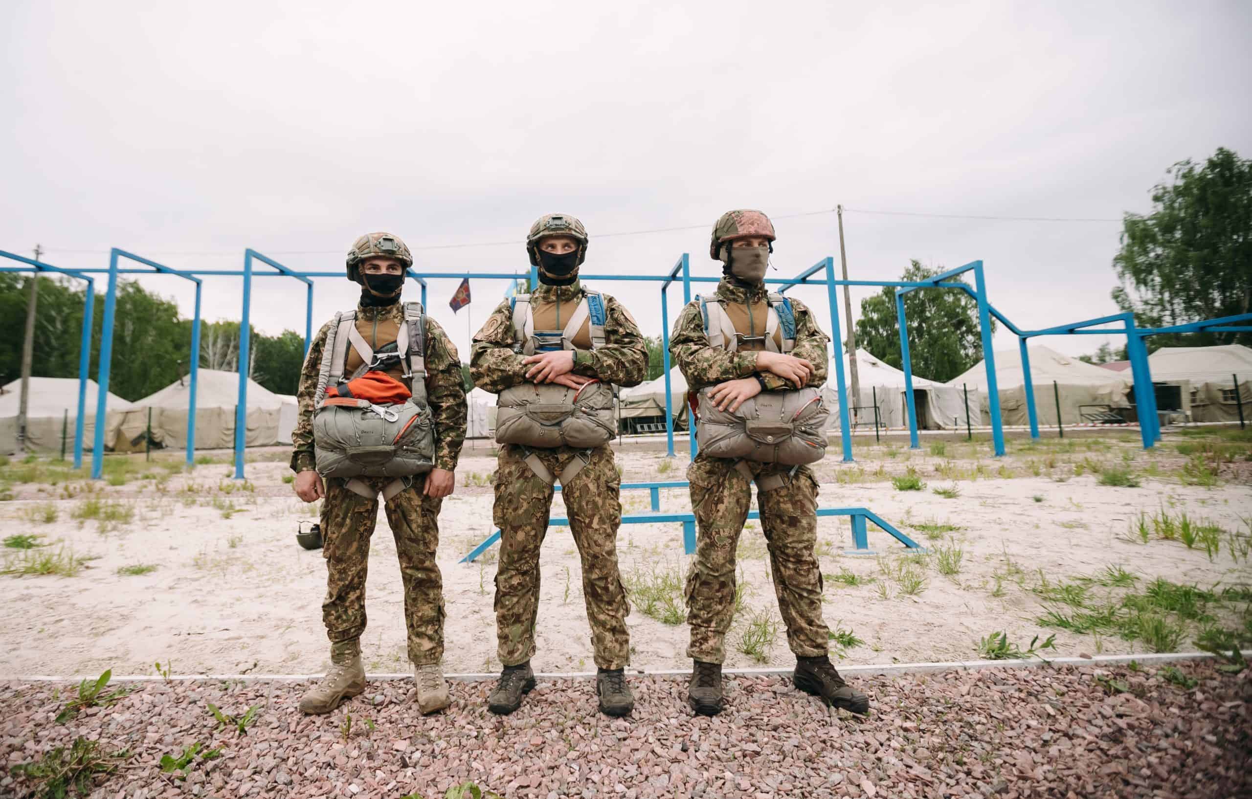 Новачки загонів спецпризначення НГУ проходять десантну підготовку