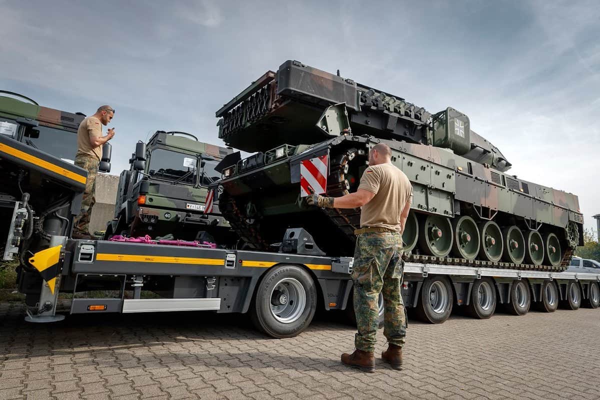 Німеччина “приголомшена” звинуваченнями Польщі в невиконанні обіцянки щодо танків