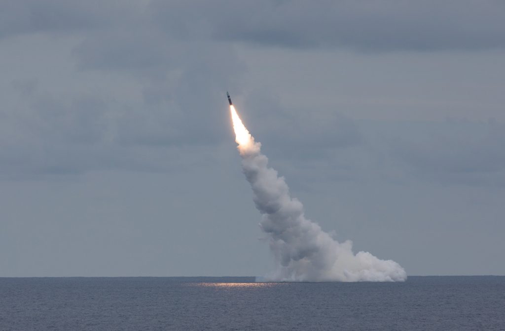 Пуск балістичної ракети Trident II D5LE. Фото: ВМФ США