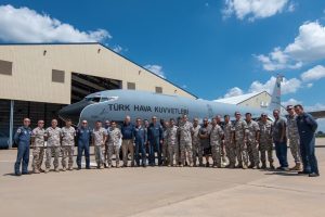 Повітряні сили Туреччини отримали перший оновлений KC-135R