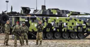 Українські військові ознайомилися з новим озброєнням Угорщини